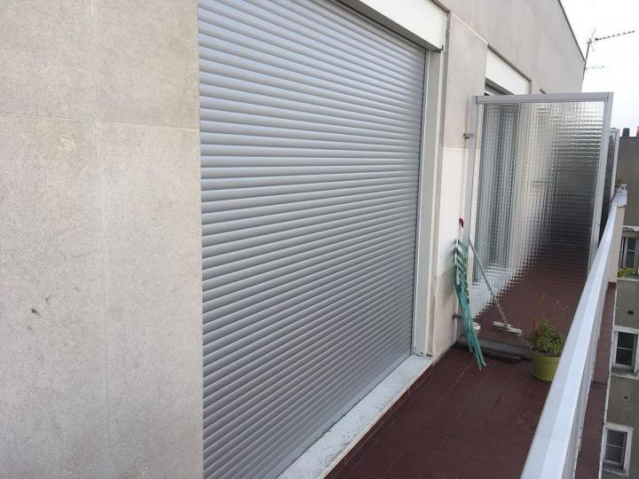 Fabrication de volets roulants adaptés à toutes les ouvertures.